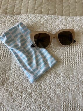 Tom’s Beige Cat-Eye Sunglasses